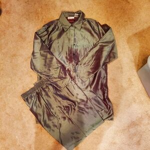 Vintage 1990s serene sport shirt and pants set olive green with red lining XL